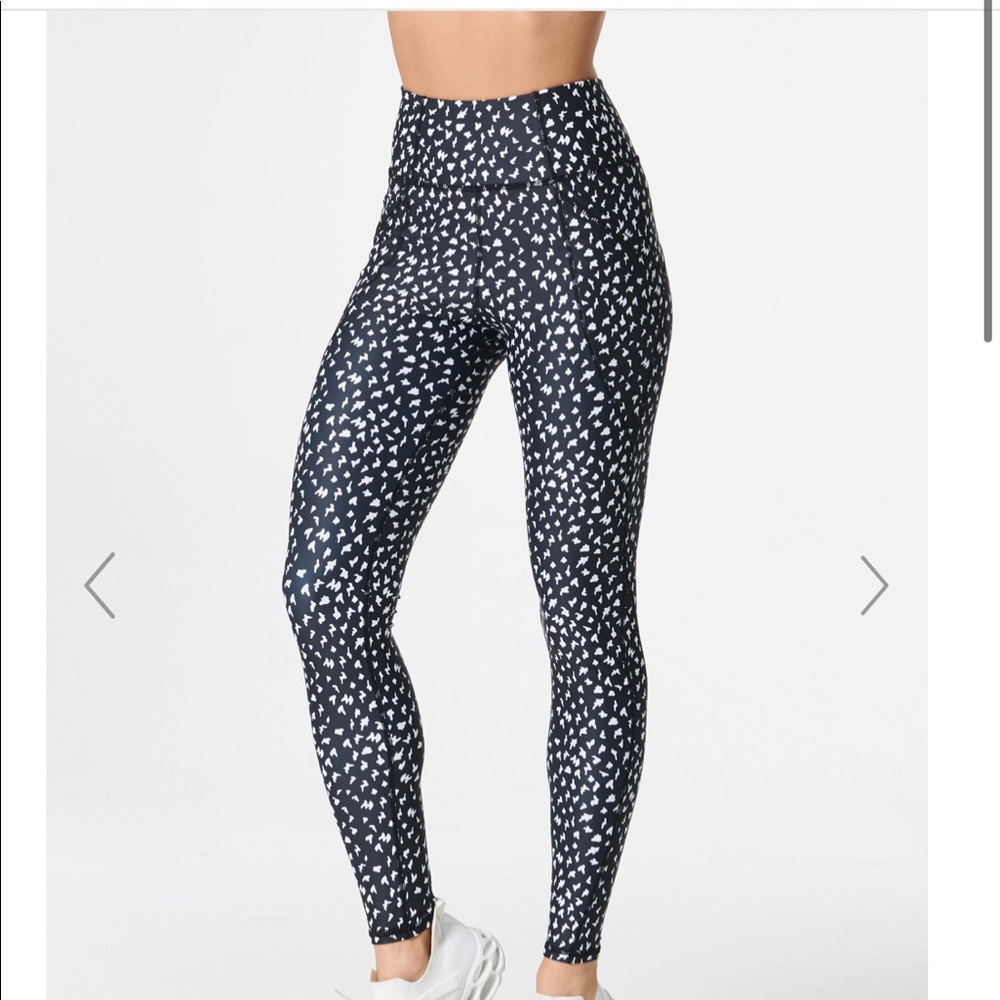 NUX Pockets Please Legging